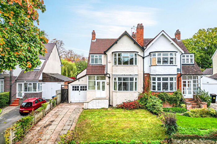 3 Bedroom Semi-Detached House For Sale In Doveridge Road, Hall Green, B28