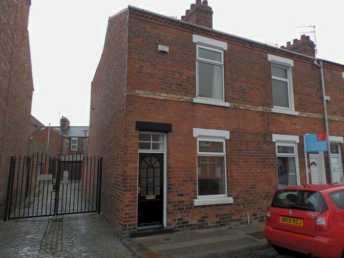 2 Bedroom End Of Terrace House To Rent In Baker Street, York, YO30