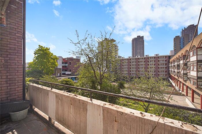 2 Bedroom Flat For Sale In Golden Lane Estate, London, EC1Y