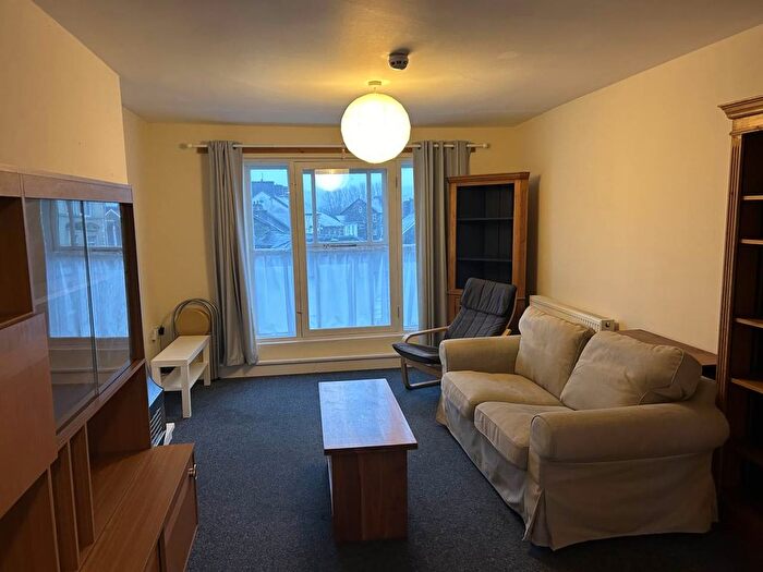 1 Bedroom Flat To Rent In Corner House, Harford Square, Lampeter, SA48
