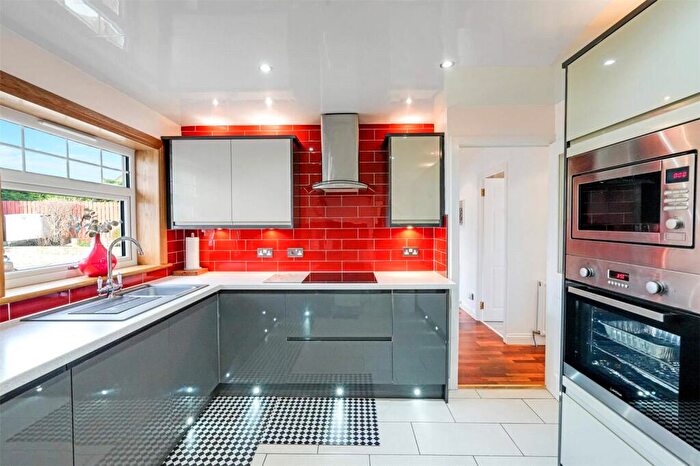 3 Bedroom Bungalow For Sale In Croftmoraig Avenue, Moodiesburn, Glasgow, North Lanarkshire, G69