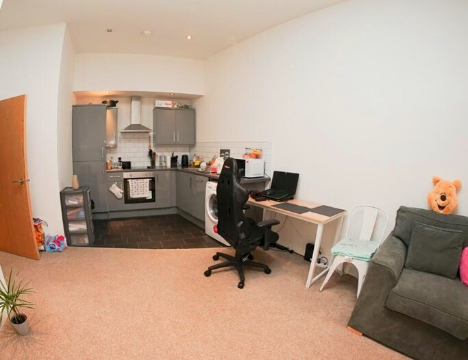 1 Bedroom Flat To Rent In Law Russell House, Vicar Lane, Bradford, West Yorkshire, BD1