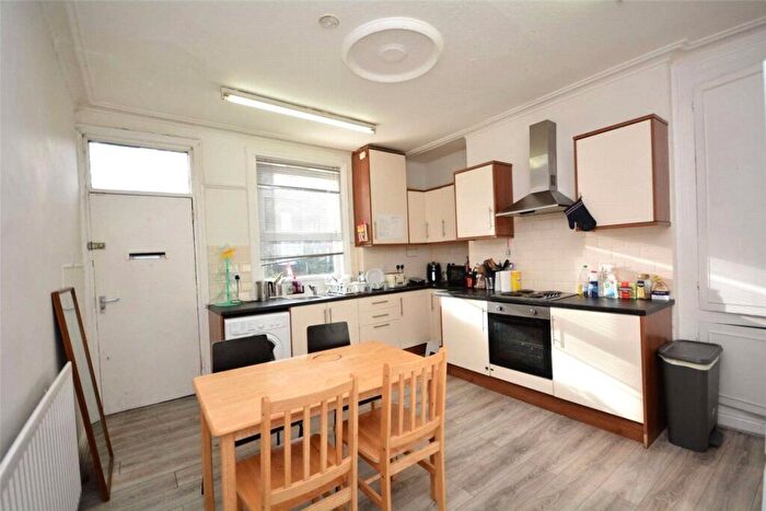 5 Bedroom Terraced House To Rent In Bills Inlcuded - Brudenell View, Hyde Park, LS6