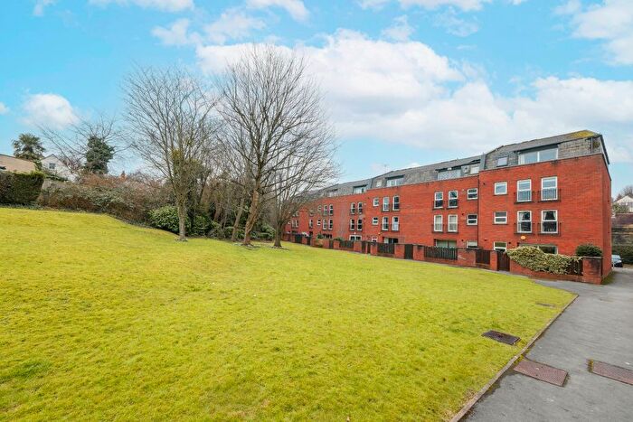 2 Bedroom Flat For Sale In Alma Court, Bristol, BS8