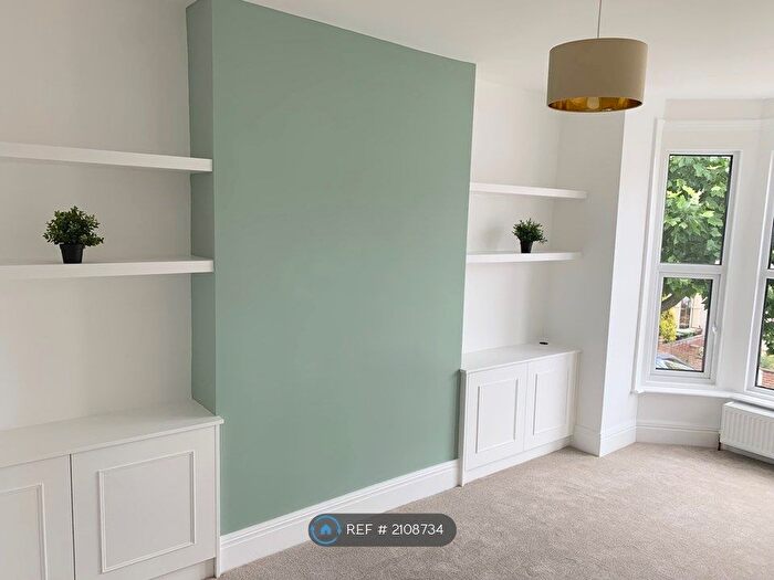 2 Bedroom Maisonette To Rent In First Floor, Portsmouth, PO2