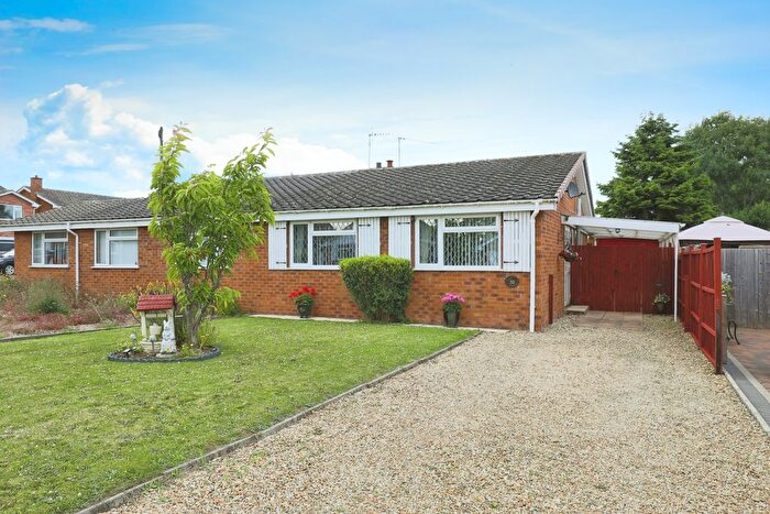 2 Bedroom Bungalow For Sale In Orchard Place, Harvington Evesham, Worcestershire, WR11