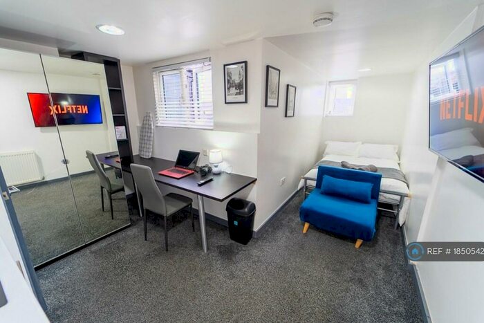 Studio To Rent In Dale Road, Birmingham, B29