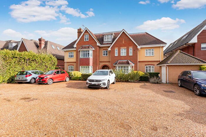 2 Bedroom Flat For Sale In Shoppenhangers Road, Maidenhead, SL6