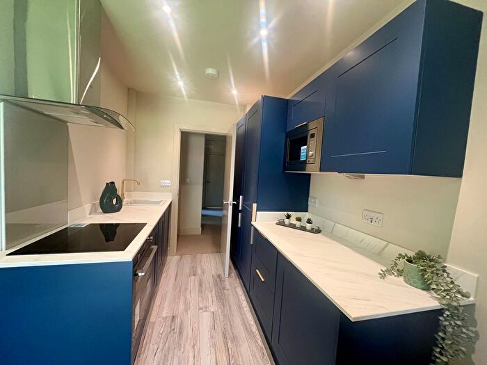 2 Bedroom Property To Rent In Whalley Road, Manchester, M16
