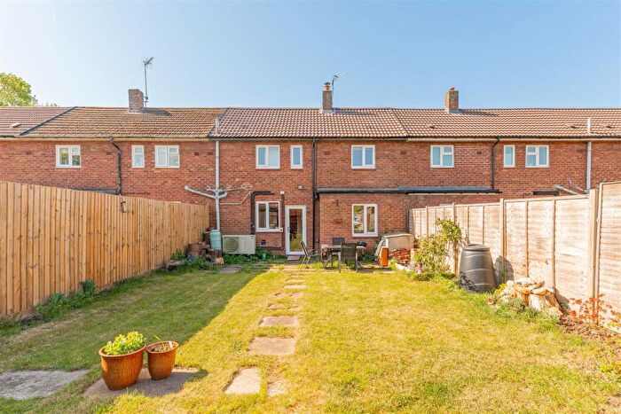 2 Bedroom End Of Terrace House For Sale In Edge Hill Road, Lighthorne Heath, CV33