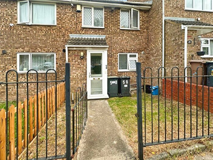3 Bedroom Terraced House For Sale In Brussels Way, Luton, Bedfordshire, LU3