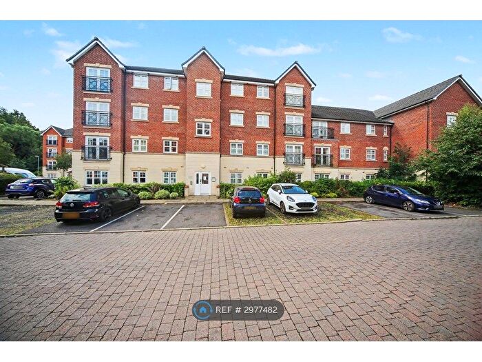 2 Bedroom Flat To Rent In Astley Brook Close, Bolton, BL1