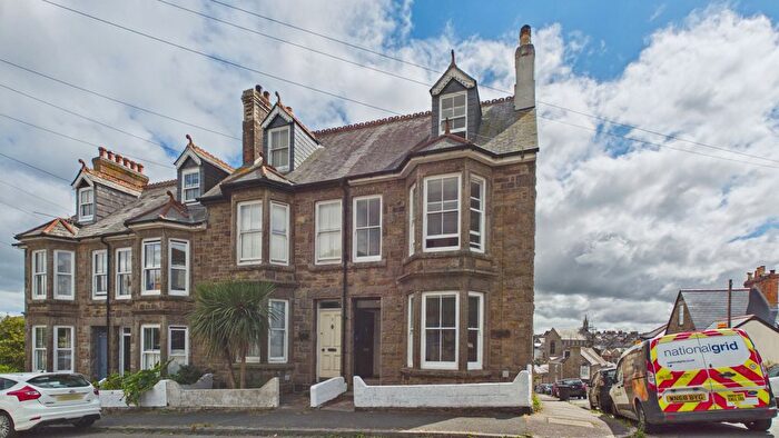 4 Bedroom End Terrace House For Sale In Penare Terrace, Penzance, TR18