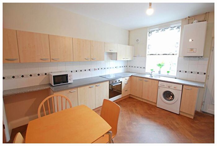 3 Bedroom Terraced House To Rent In Mulehouse Road, Crookes, S10