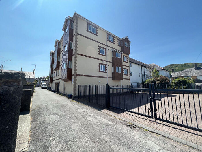 2 Bedroom Flat For Sale In Llys Emrys, Porthmadog, LL49