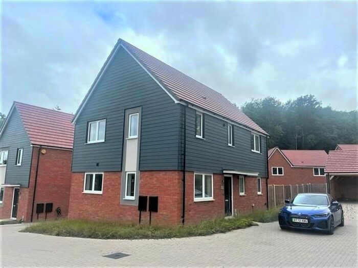 4 Bedroom Property To Rent In Chase Court, Stourbridge, DY8