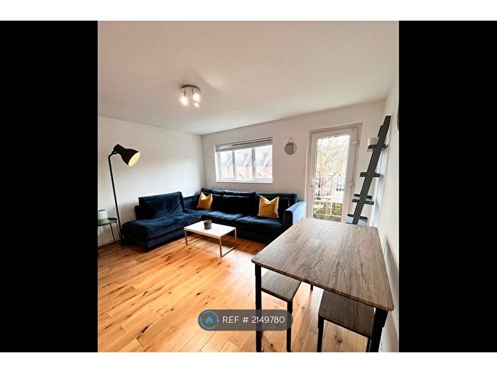 2 Bedroom Maisonette To Rent In Owen Walk, London, SE20