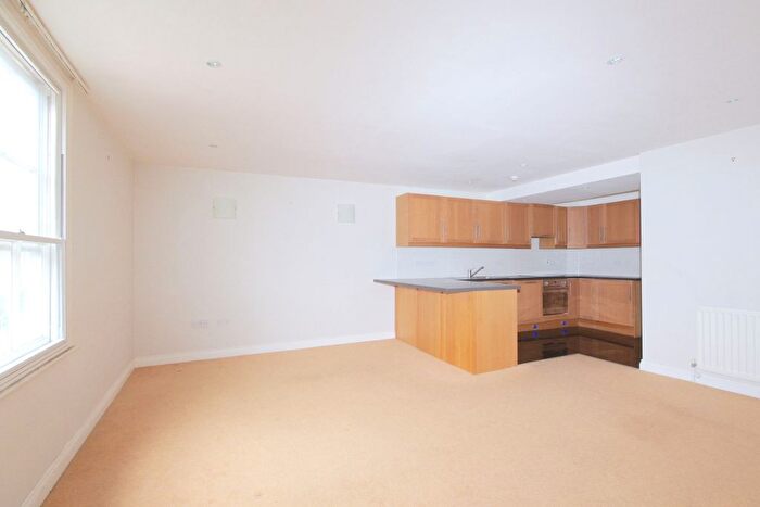 2 Bedroom Flat To Rent In Queen Street, Abingdon, OX14