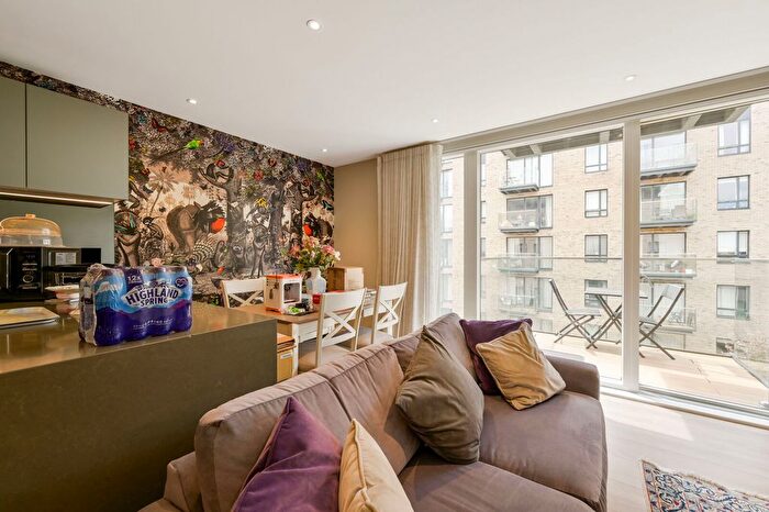 2 Bedroom Flat For Sale In Heritage Place, Brentford, TW8