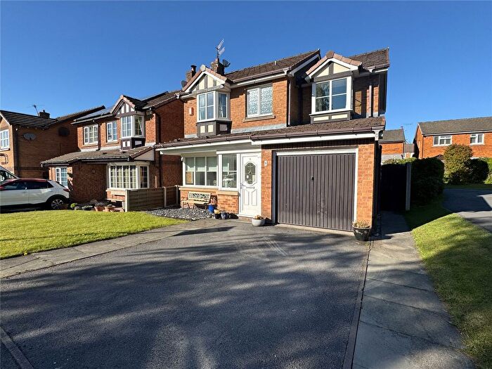 4 Bedroom Detached House For Sale In Gawsworth Close, Hadfield, Glossop, Derbyshire, SK13