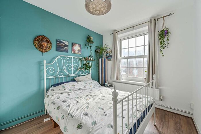1 Bedroom Flat For Sale In Clayton Street, Oval, London, SE11