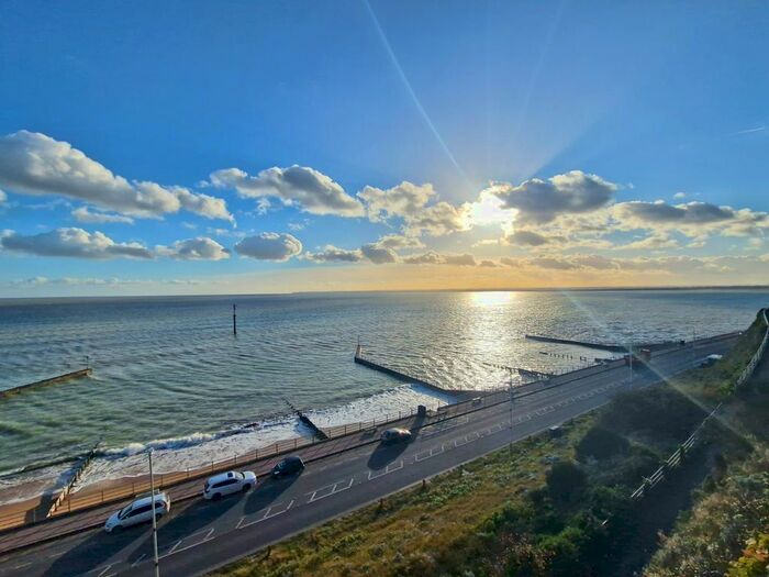 1 Bedroom Flat To Rent In West Cliff Road, Ramsgate, CT11