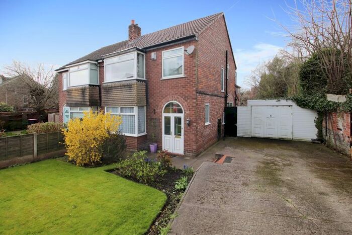 3 Bedroom Semi-Detached House To Rent In Oaklands Road, Salford, M7