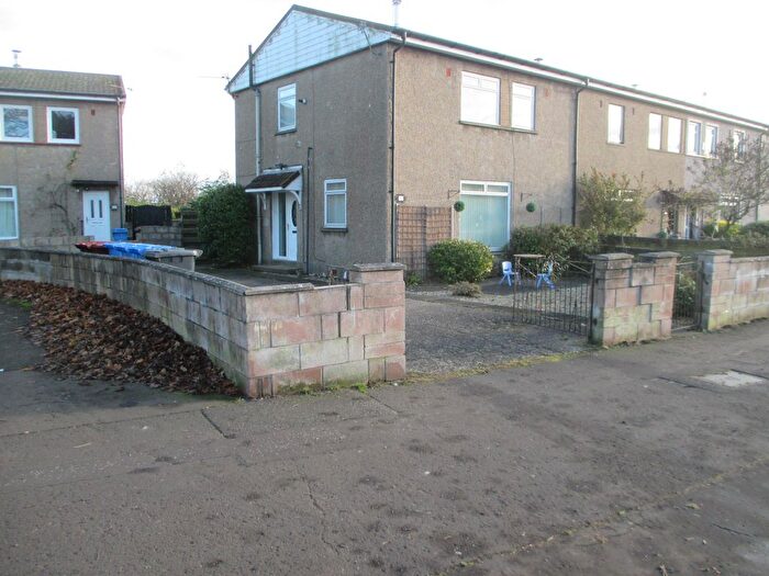3 Bedroom End Of Terrace House To Rent In Macalpine Road, Dundee, DD3