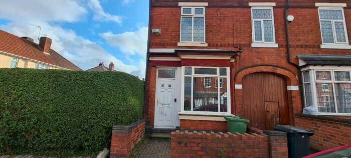 3 Bedroom Semi-Detached House To Rent In Masters Lane, Halesowen, West Midlands, B62