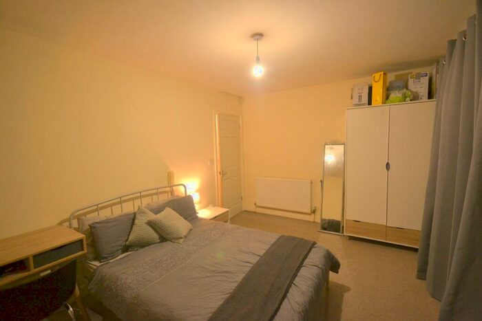 2 Bedroom Flat To Rent In Towcester Road, Northampton, NN4