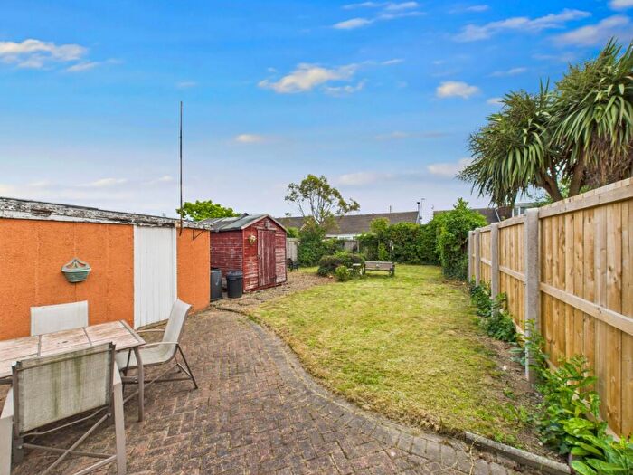 2 Bedroom Semi-Detached Bungalow For Sale In Bretherdale, Hull, HU7