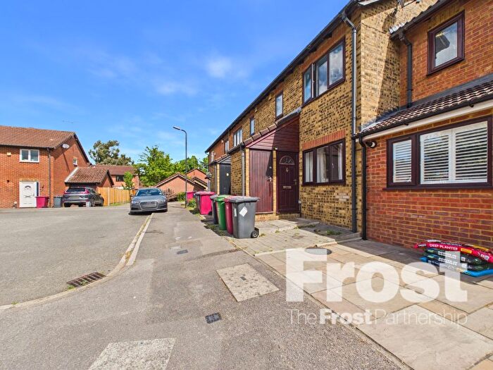 1 Bedroom Maisonette To Rent In Charlton Close, Slough, Berkshire, SL1