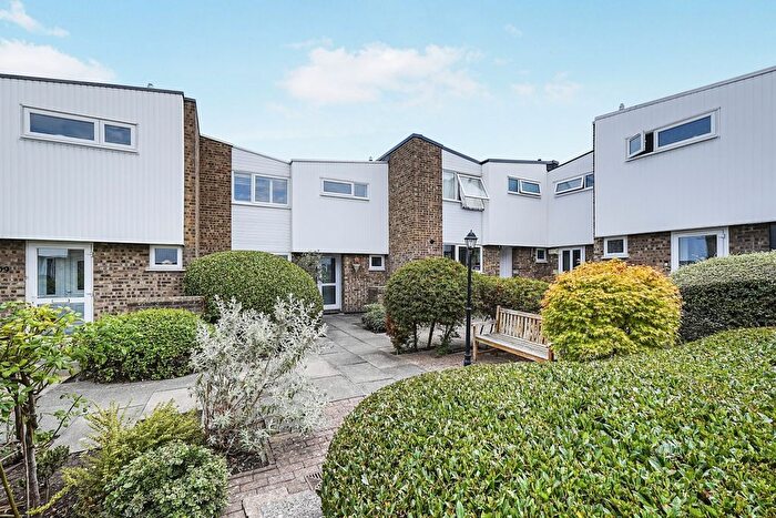 3 Bedroom Terraced House To Rent In Regency Walk, Croydon, CR0