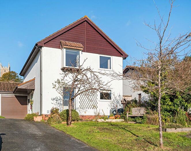 4 Bedroom Link Detached House For Sale In Becket Road, Bovey Tracey, TQ13