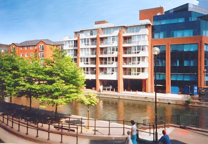 1 Bedroom Flat To Rent In Kings Reach Court, Reading, RG1