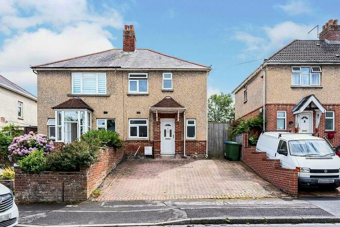 3 Bedroom Semi-Detached House To Rent In Bluebell Road, Southampton, SO16