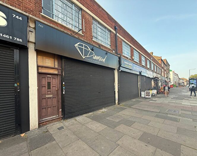 1 Bedroom Flat To Rent In Romford Road, Manor Park, E12