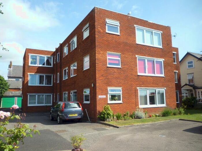 2 Bedroom Flat To Rent In Brownlow Road, Felixstowe, IP11