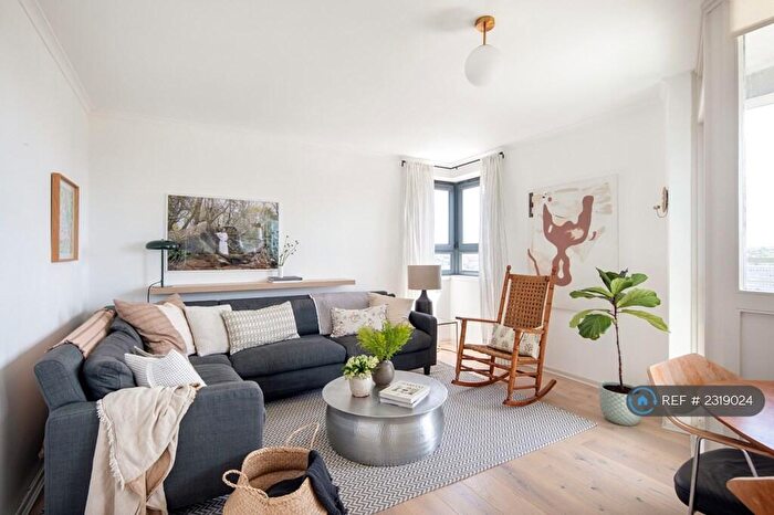 2 Bedroom Flat To Rent In Elmington Estate, London, SE5