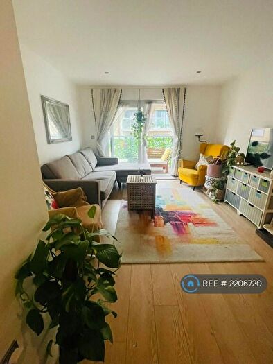 2 Bedroom Flat To Rent In Priory Court, Romford, RM7