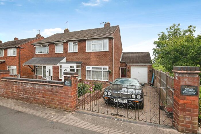 3 Bedroom Semi-Detached House For Sale In Newbury Lane, Oldbury, West Midlands, B69