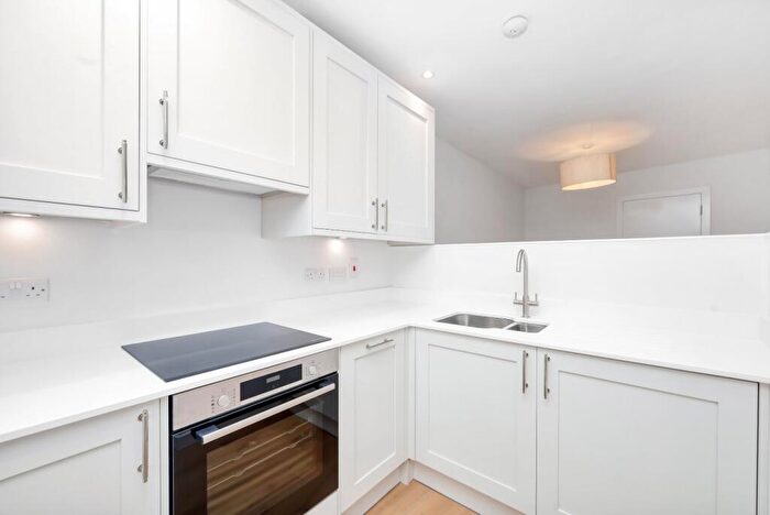 1 Bedroom End Of Terrace House To Rent In Camden Road, Camden Town, NW1