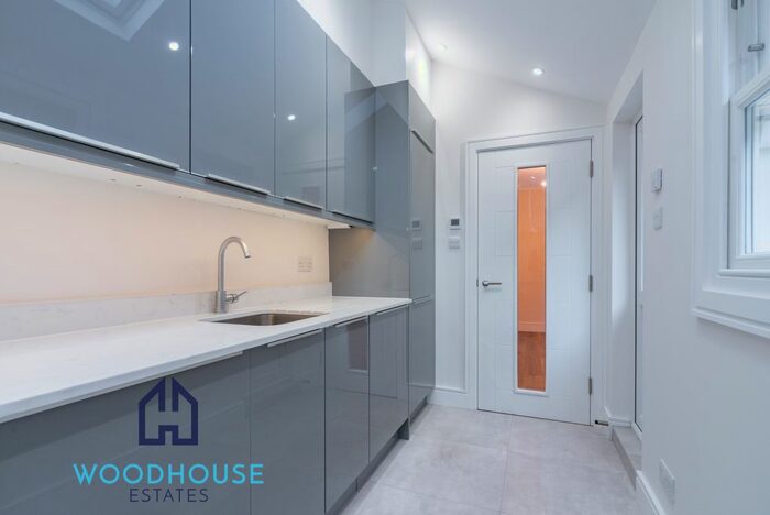 4 Bedroom Flat To Rent In Goodhall Street, Park Royal, NW10