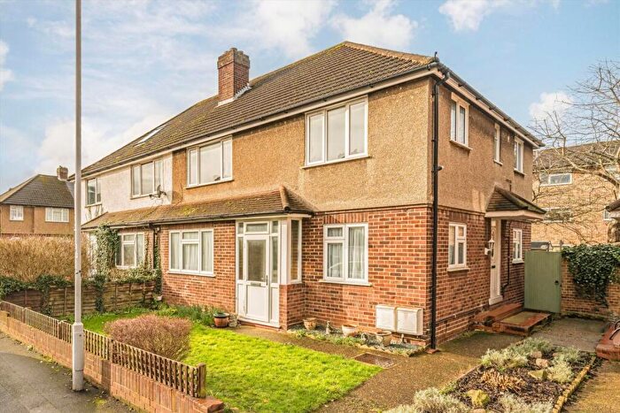 2 Bedroom Maisonette For Sale In Verona Drive, Surbiton, KT6