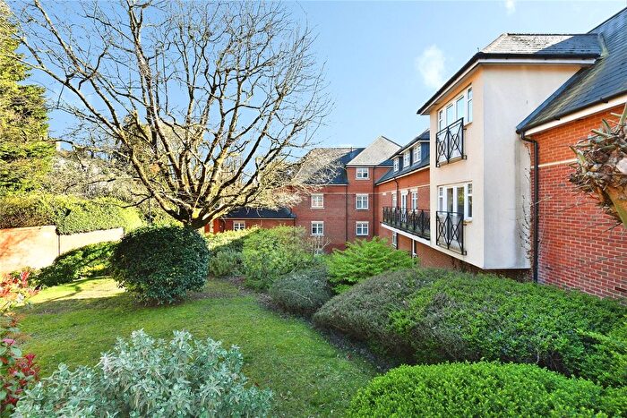 2 Bedroom Flat For Sale In Eastfield Road, Brentwood, Essex, CM14
