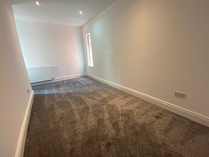 2 Bedroom Flat To Rent In Barlow Moor Road, Didsbury, Manchester, M20