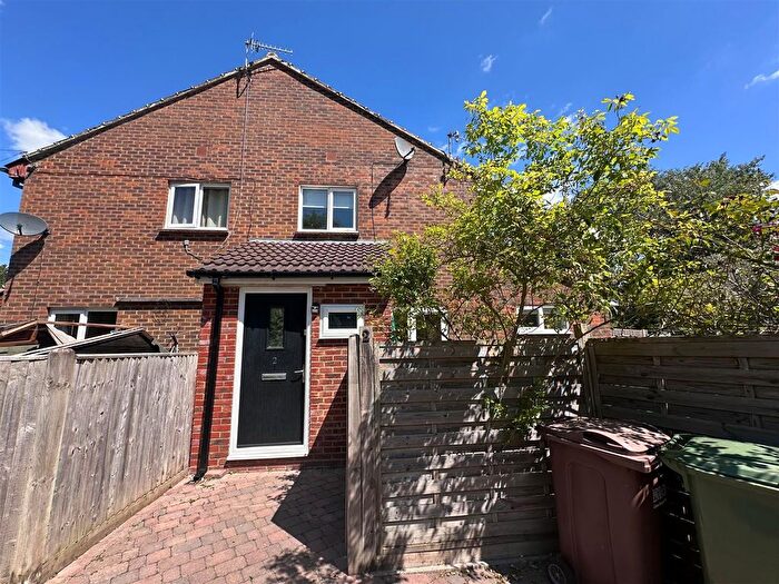 1 Bedroom End Of Terrace House To Rent In Mistley Close, Bexhill-On-Sea, TN40