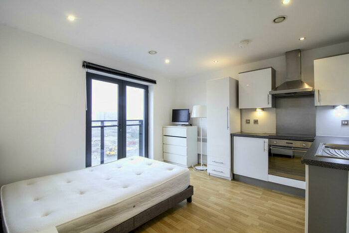 Studio To Rent In One Brewery Wharf, Leeds, LS10