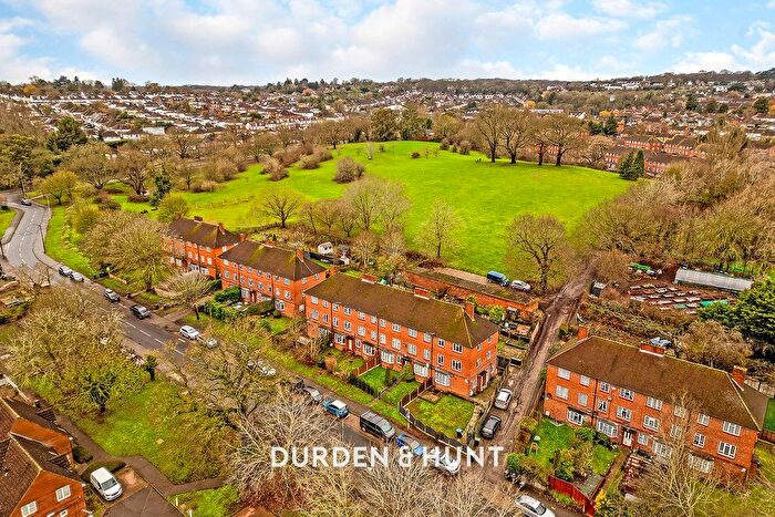 3 Bedroom Flat For Sale In Pyrles Lane, Loughton, IG10