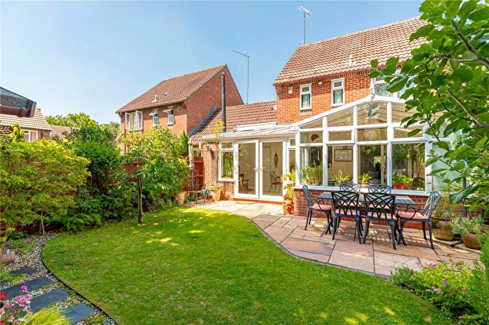 3 Bedroom Link Detached House For Sale In Spring Meadows, Great Shefford, Hungerford, Berkshire, RG17